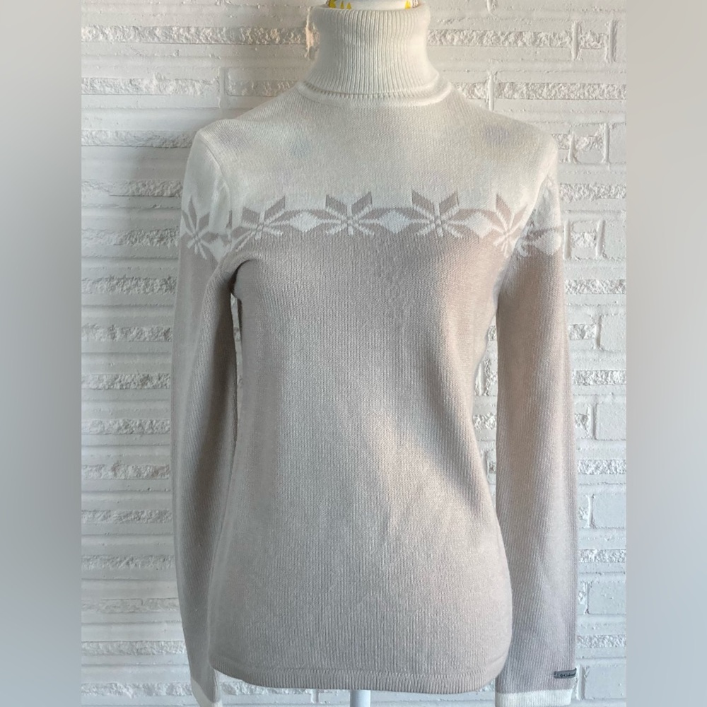 Columbia turtleneck sweater